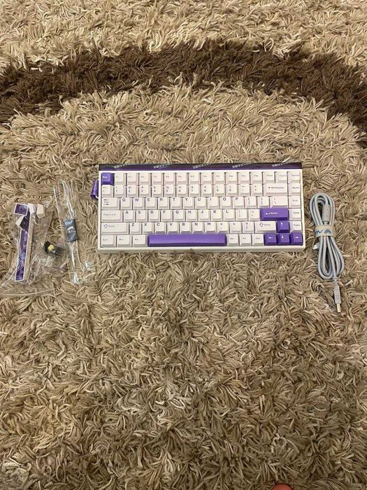 Клавіатура магнітна AULA HERO84 HE біла з фіолетовим