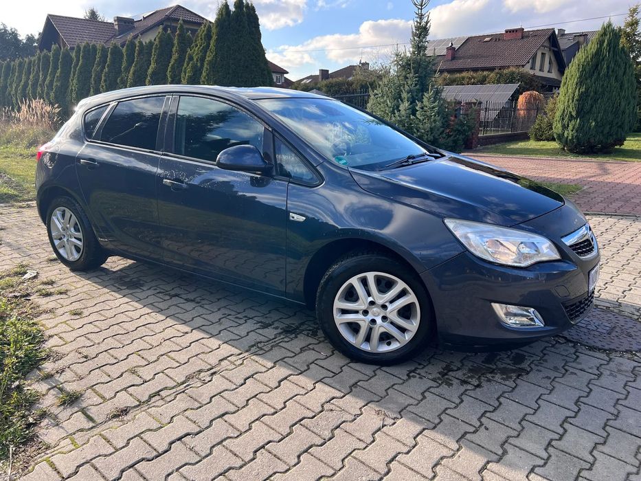 Opel Astra 1.4 Turbo 140KM, Klimatyzacja, Podgrzewane fotele
