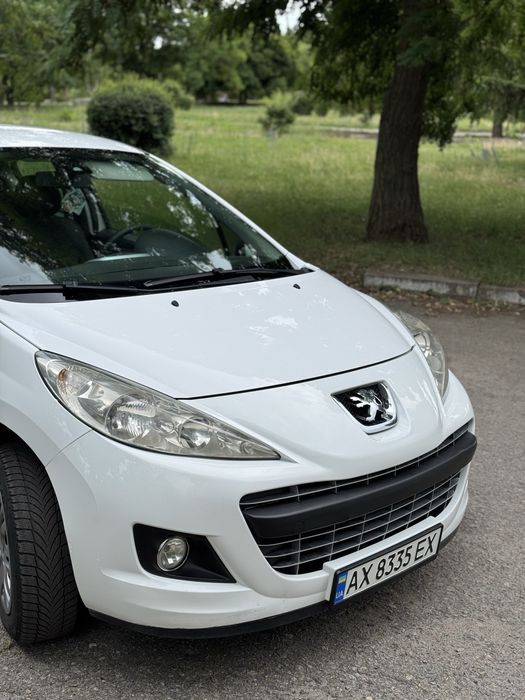 Peugeot 207 2011г.в