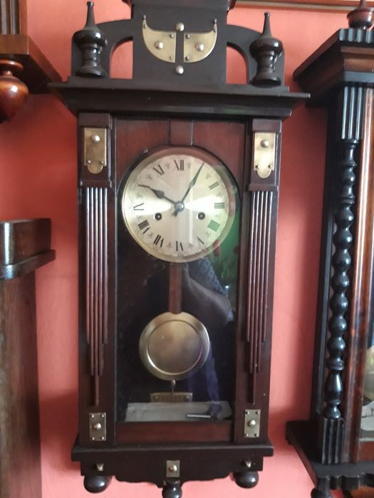 Zegar ścienny wiszacy