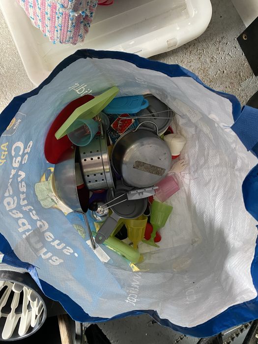 Cozinha com varios brinquedos