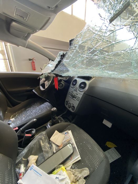 Opel Corsa D 1.2 Gasolina - Salvado