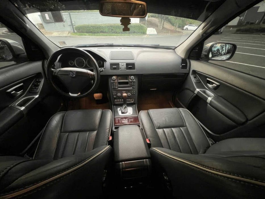 Volvo XC90      2014