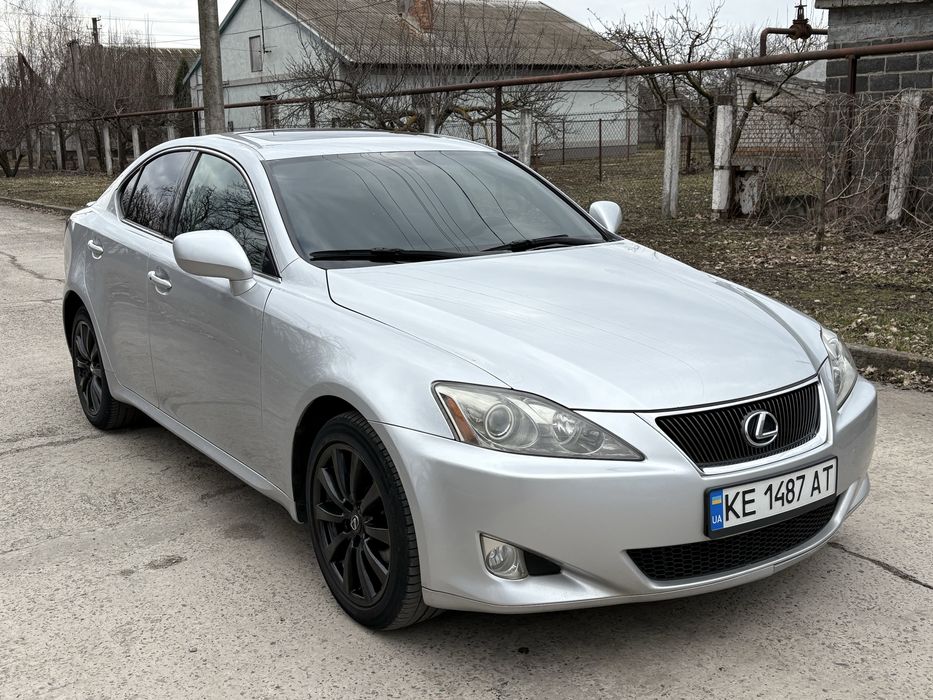 Шикарный Lexus IS 250