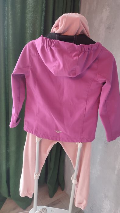 Куртка вітрова розмір 128