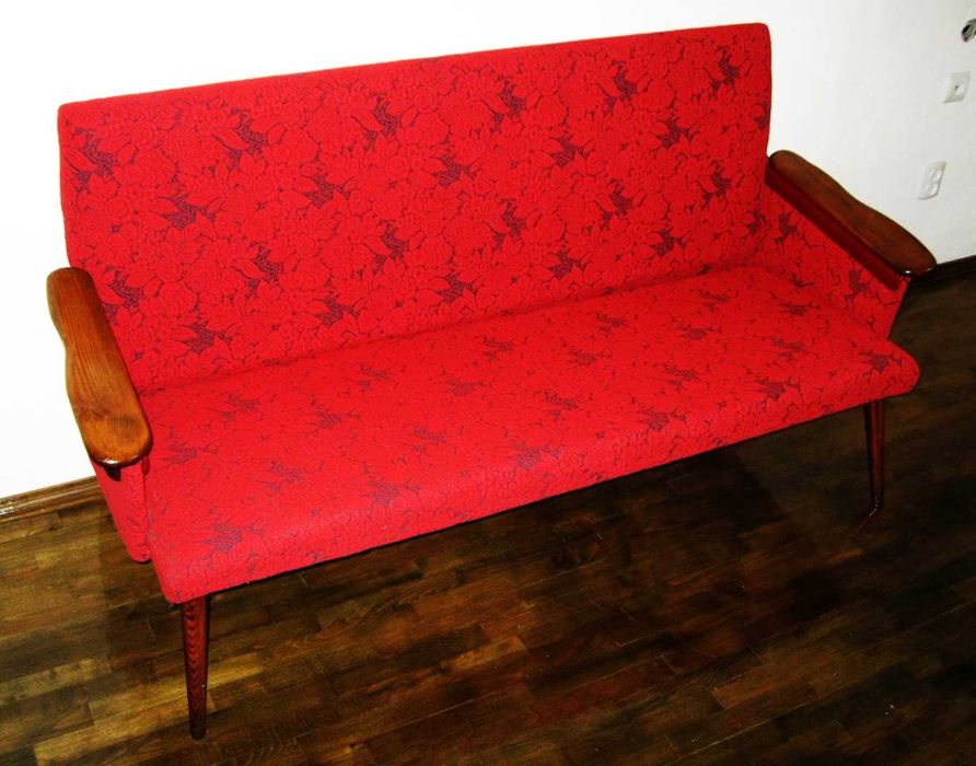 диван новый длиной 168 см.