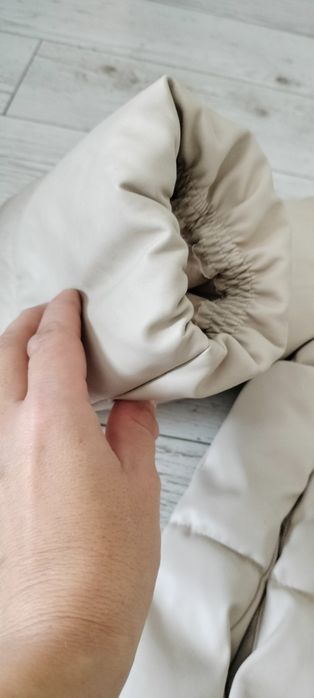 Kurtka zimowa ecru jak nowa