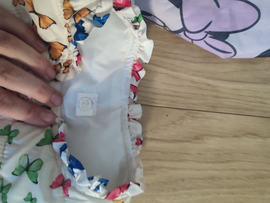 Bezrękawnik w motyle