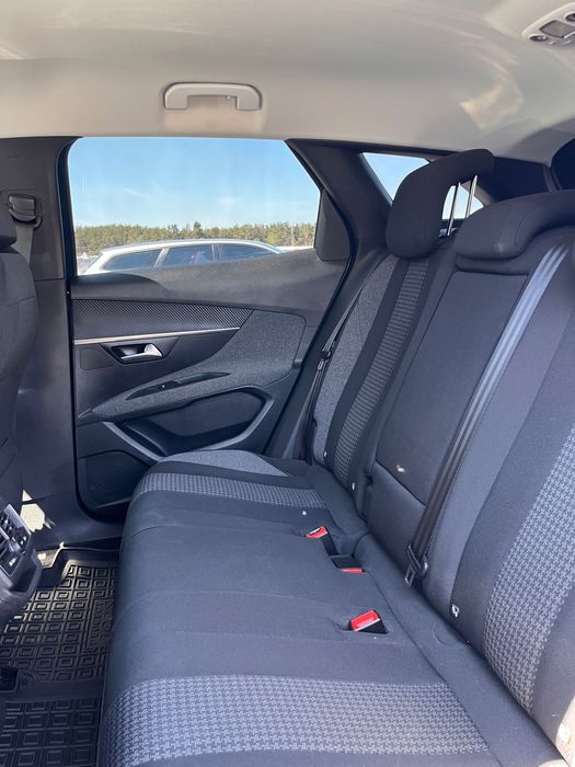 Продаю своє авто Peugeot 3008