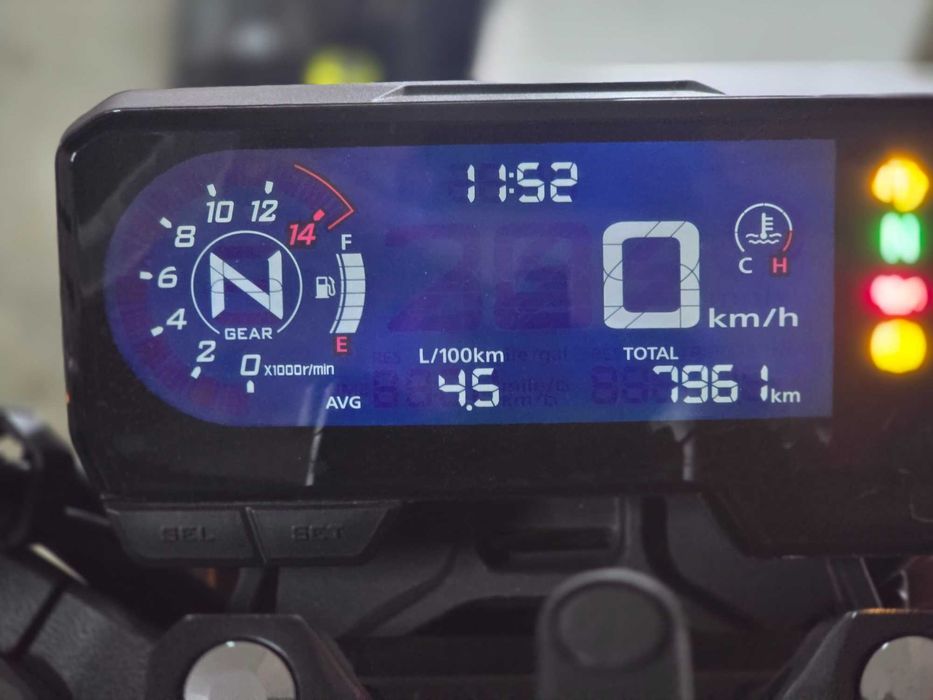 Honda cb 650 r  limitada a 35 kw carta A2 de 2022