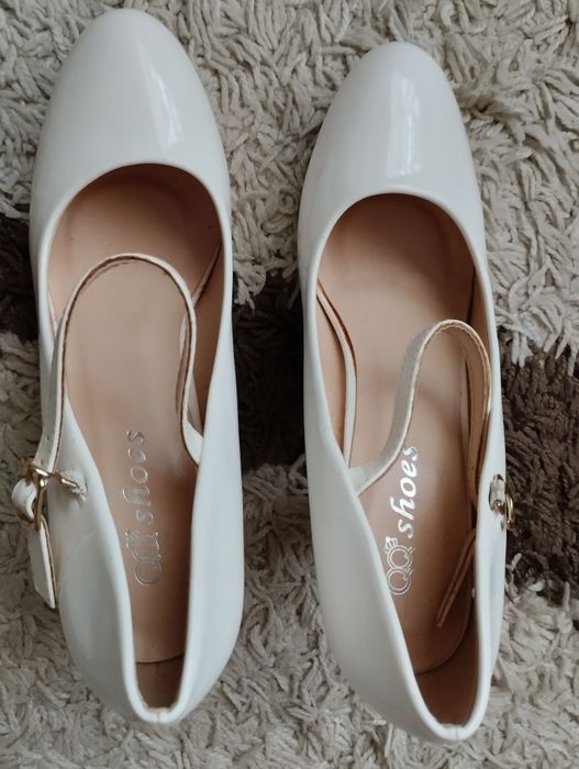 Продам весільні туфлі