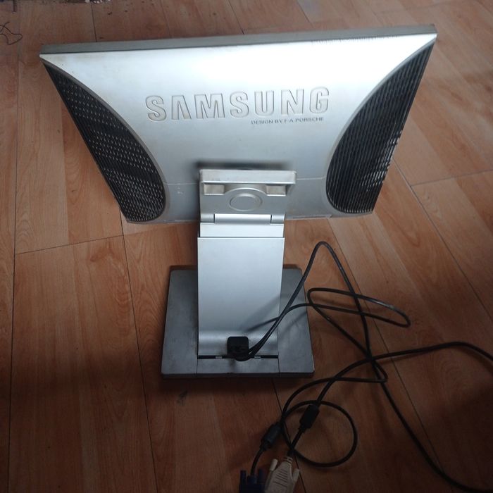 Монитор компьютера Samsung SyncMaster 171P 17"