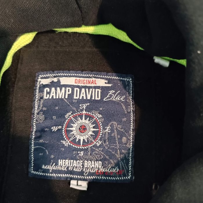 Bluza Camp David roz L 

Granatowa

Stan BDB

Szczegółowe wymiary:

dł