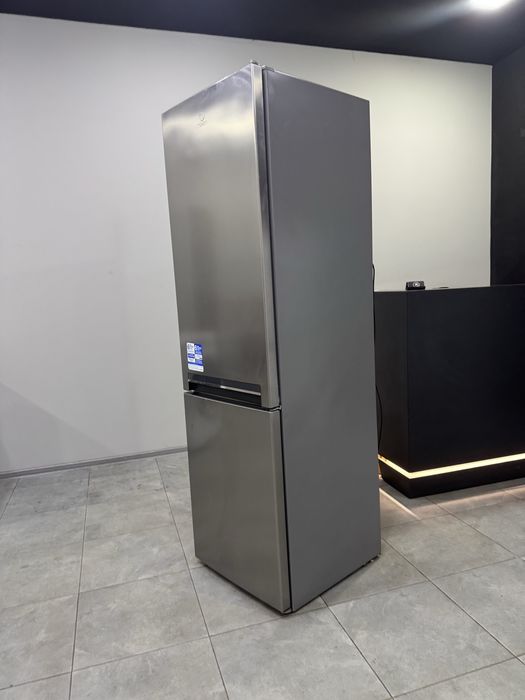 ВНИМАНИЕ! Холодильник INDESIT LI7 S1 W Гарантия! С доставкой!