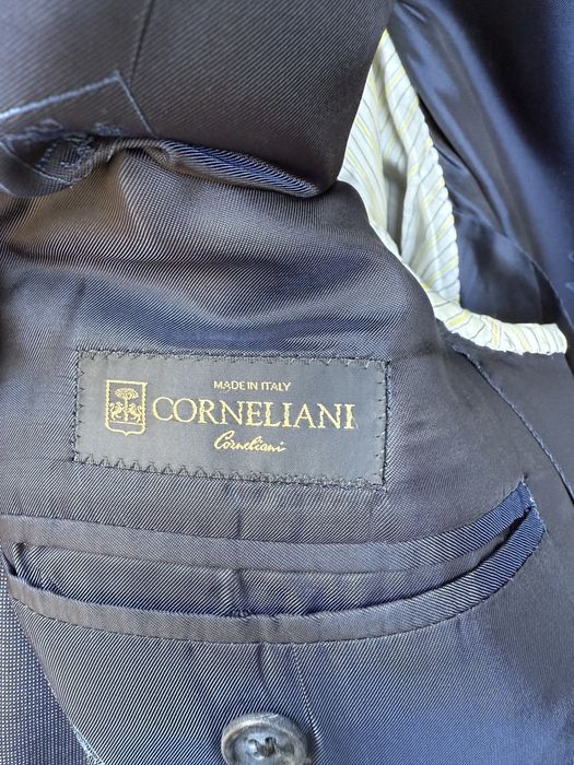 Чоловічий вовняний костюм Corneliani