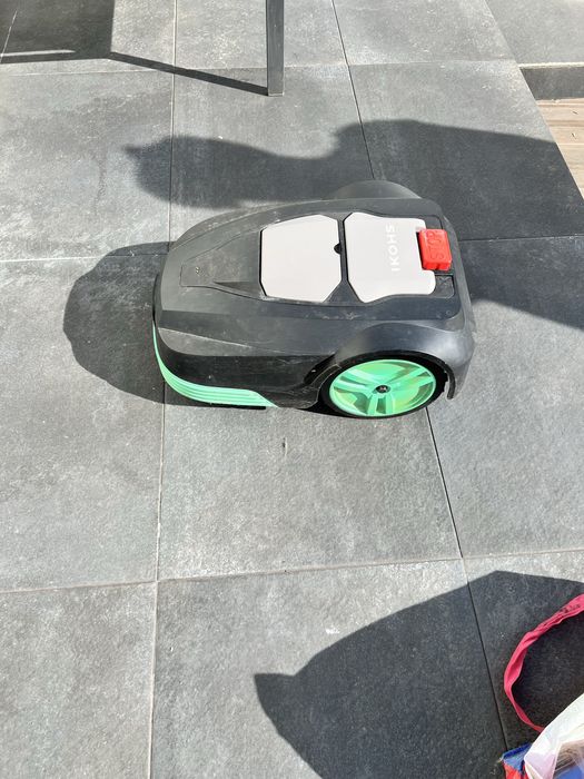 Robot corta relvas avariado pra peças