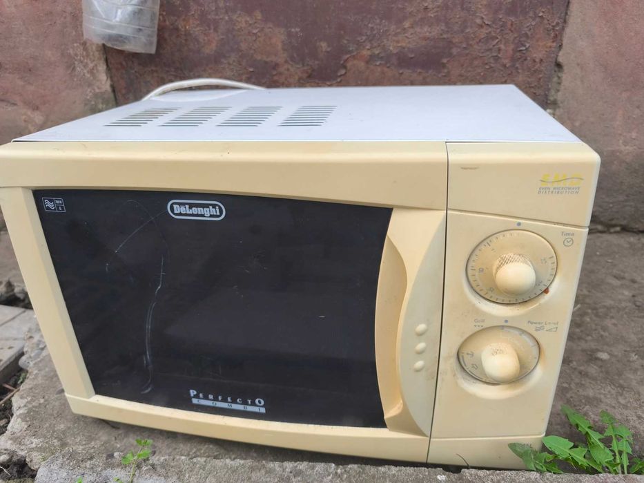 Мікрохвильова піч delonghi mw 451