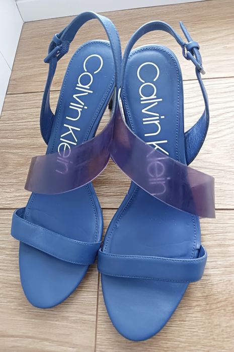Szpilki Sandały buty  Calvin Klein model Lancy niebieskie skóra 38/39
