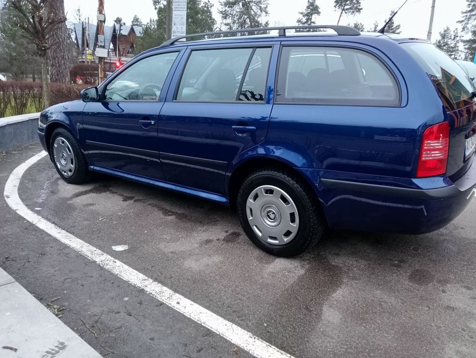 Продам Шкоду Октавію Тур