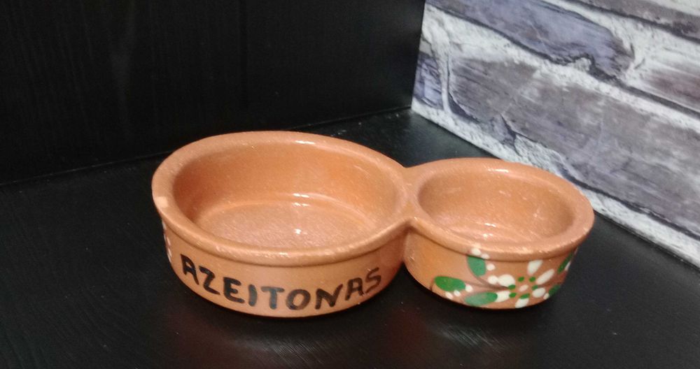Conjunto Assadeira Barro, verde por fora, quadrada + azeitoneira barro