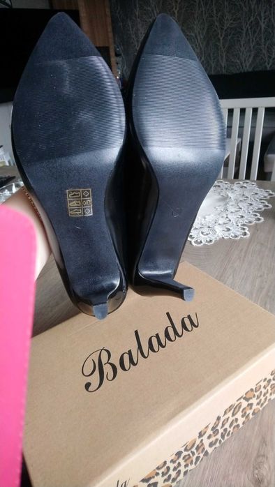 Czarne buty na obcasie rozmiar 39