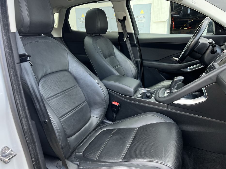 Jaguar E-pase 2019 рік 2.0 Бензин AWD