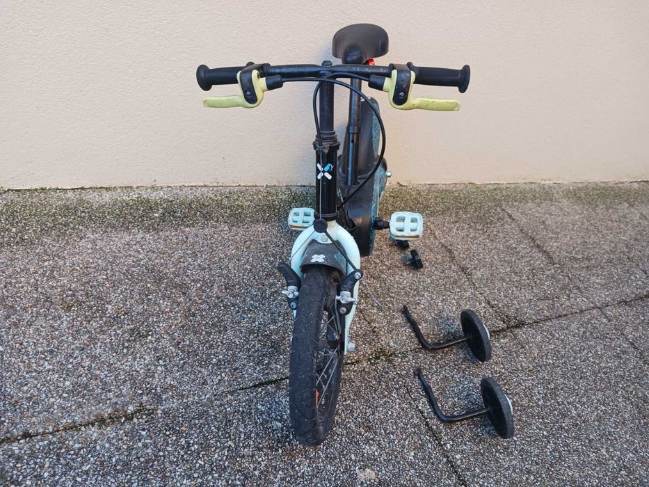 Bicicleta  para criança  em bom estado v