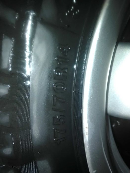 4 peneus e 4 Jantes especias por 250€ negociável