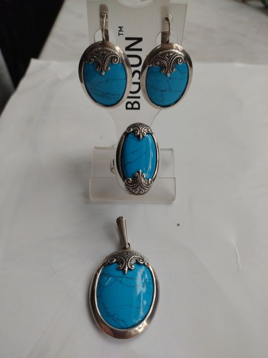 Продам серебрянный набор с бирюзой.