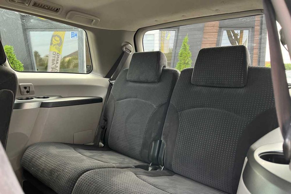 Mitsubishi Grandis 2005