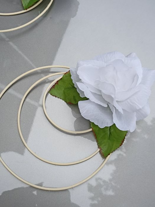 Dekoracja biała  na auto