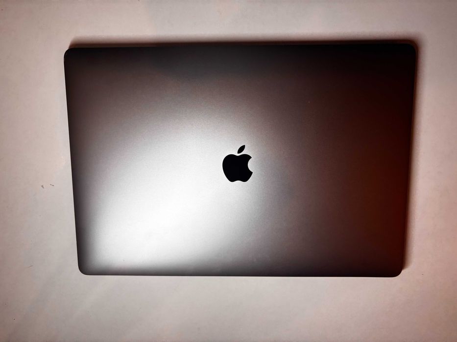 MacBook Pro 15, 2017 (Intel i7, 16 RAM, 512 SSD, 27 циклів батарея)