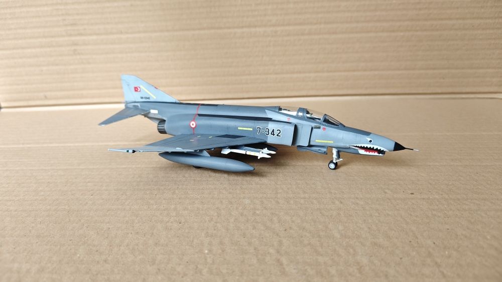 Сборная модель самолета 1:72 F-4E Phantom II