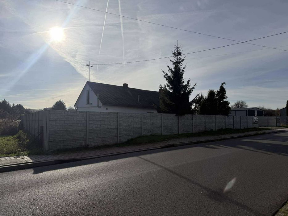 DZIAŁKA 1.38ha  \\ plac ogrodzony 2400m2 utwardzony z domem brama 9m