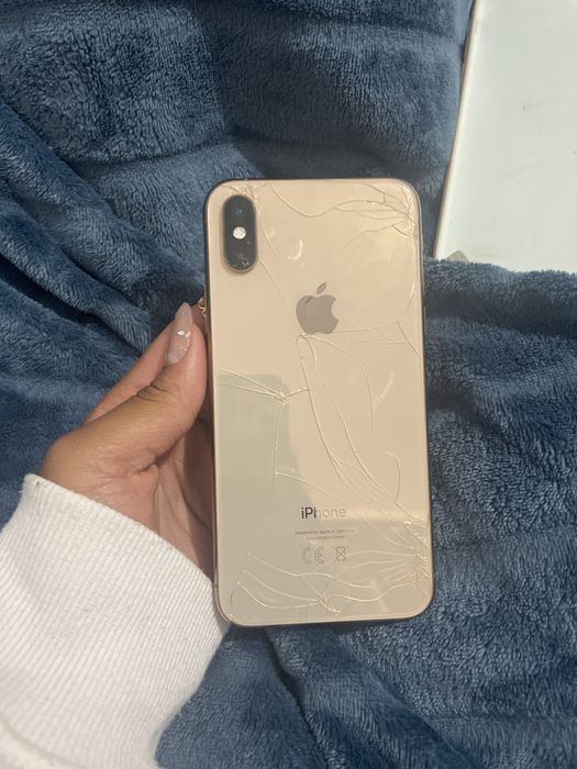 Iphone Xs, com tela e trazeira quebrada, bateria original da Apple