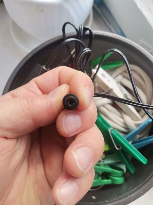 Zasilacz 12V 1 A z wtyczką 5,5/2,1 mm do dekodera Ferguson Ariva T760i