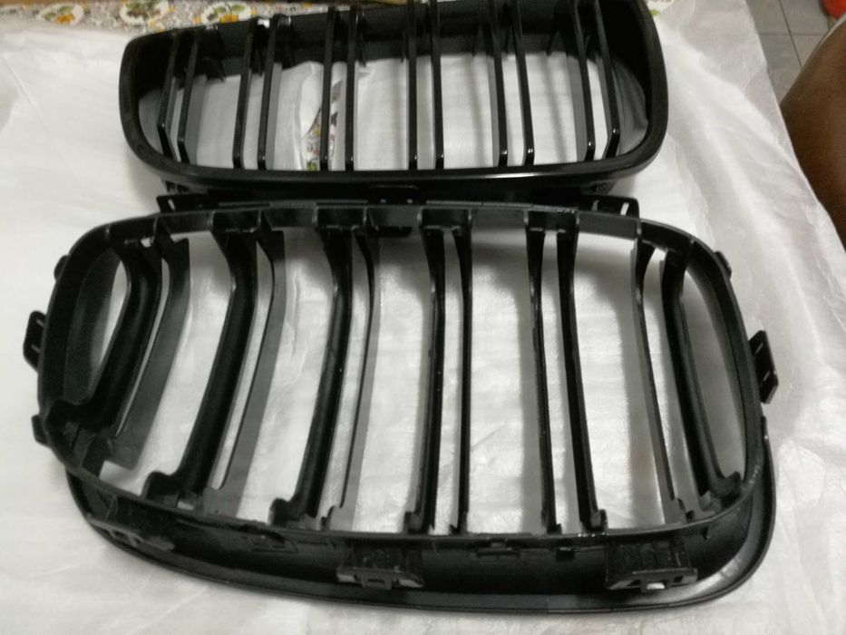Grelhas preto piano dupla barra para BMW série 1 F20/F21 2010/2019