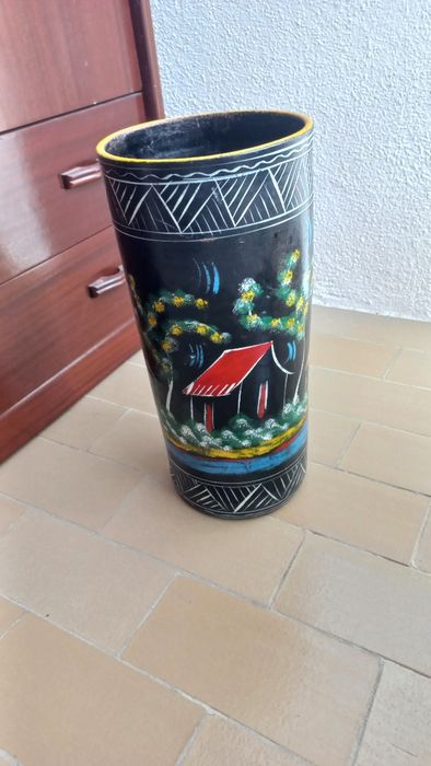 Chapeleiro antigo em barro pintado