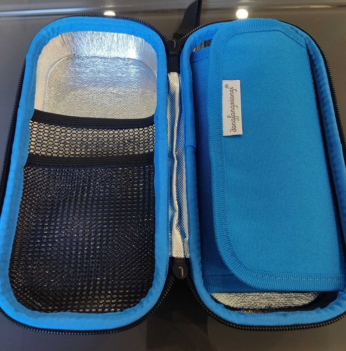 Estojo isotérmico para insulina com 3 sacos de gel