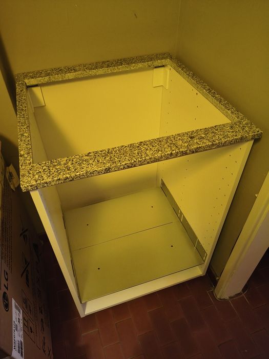 Pedra granito 62x62, para encastrar placa.