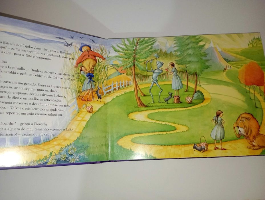 Feiticeiro de Oz e Aladino - Contos Mágicos (Janela Mágica)