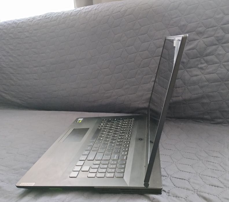 Laptop Lenovo Y5400 17 cali po serwisie