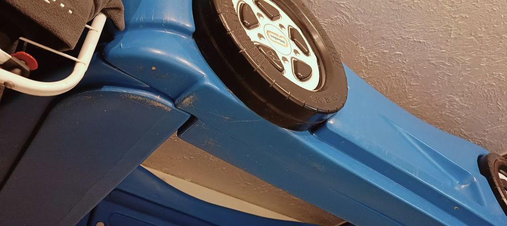 Lozko samochód little tikes