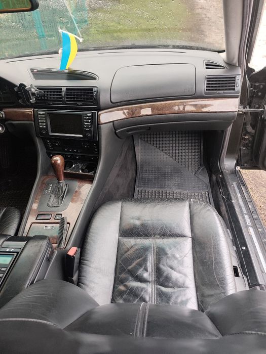 Продам BMW E38 1997 терміново
