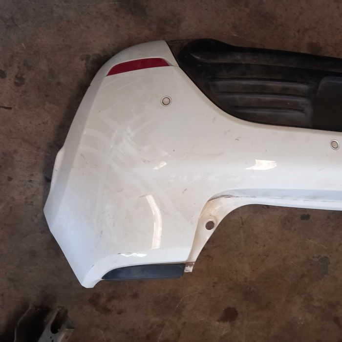 Para choques tras com sensores renault clio 4 carro