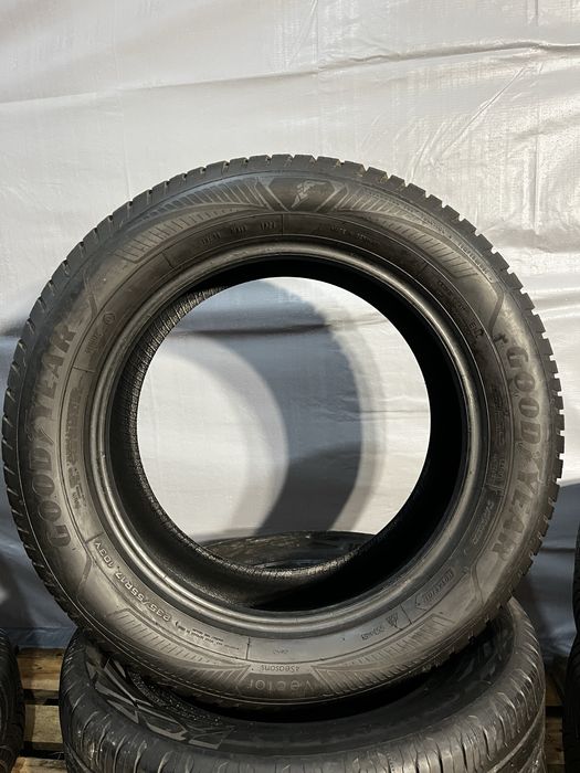 235/55R17 Opony całoroczne Goodyear Vector 2szt (1122)