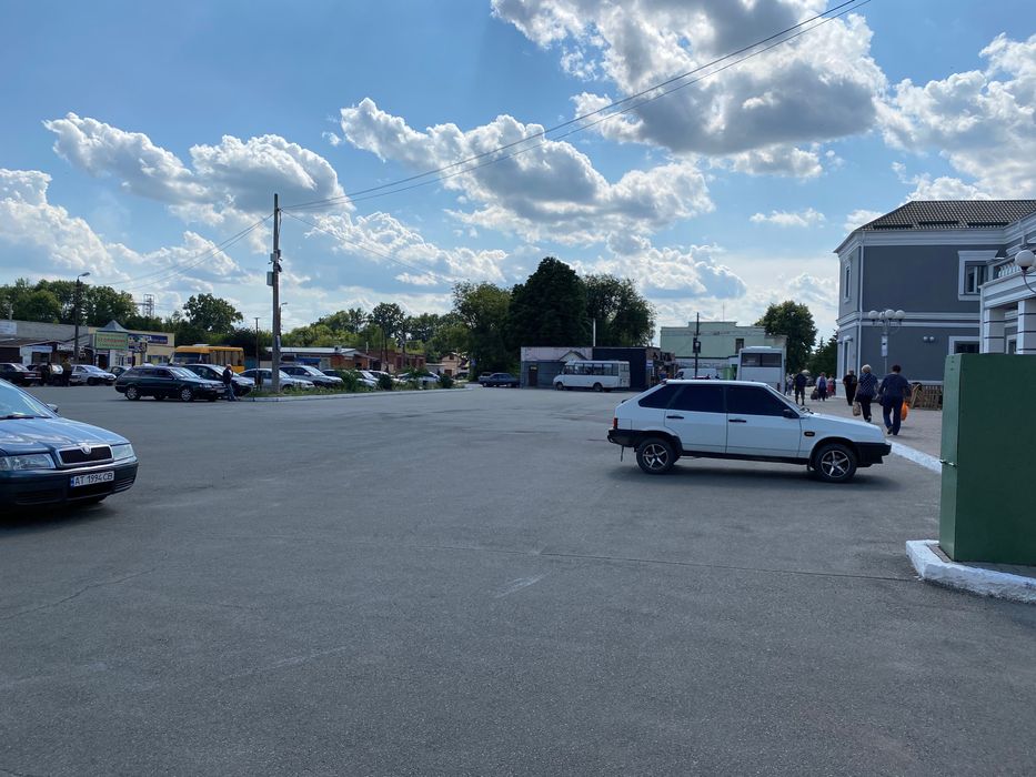 Продаж нежитлової будівлі