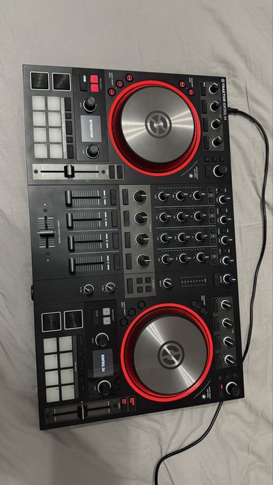 Контроллер Traktor s4 mk3