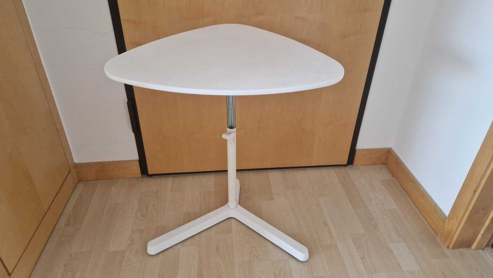 Mesa branca IKEA extensivel - modelo Svartasen