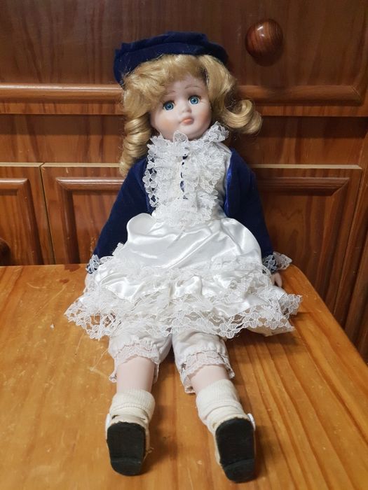 Bonecas de porcelana